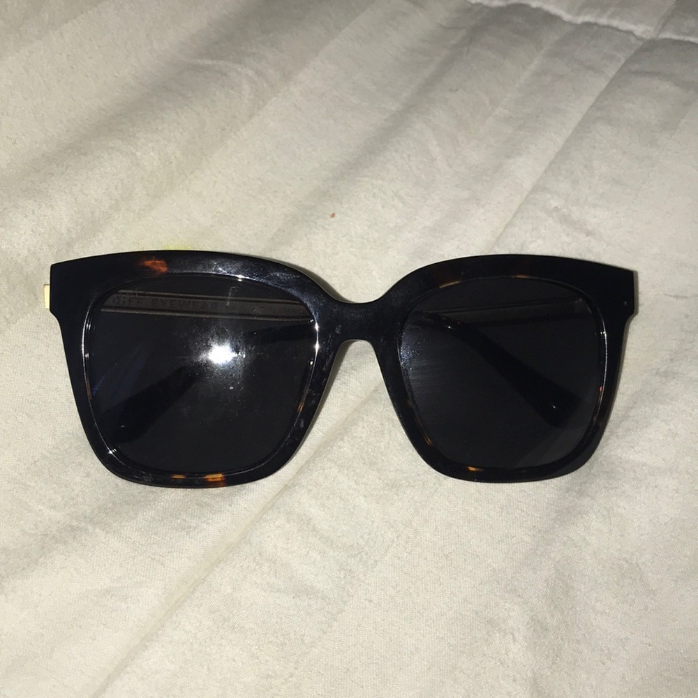 DIFF Eyewear Tortuous SunGlasses Oversized Cateye
